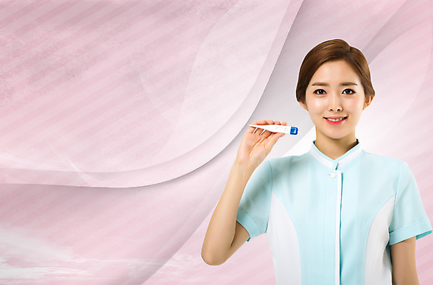 PSD 편집이미지 여자 의학 건강 한명 서기 미소 들기 상반신 20대 성인 앞모습 한국인 간호사 온도계 체온계 성인여자한명만 이미지편집 1 뷰포인트 모션 표정 사람 동양인 청년 의료진 여자한명만 성인여자만 파일형식