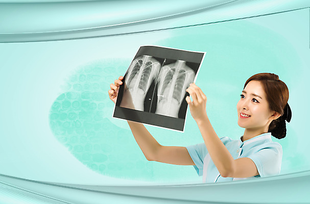 PSD 편집이미지 여자 의학 엑스레이 건강 한명 서기 미소 들기 상반신 20대 성인 앞모습 한국인 간호사 성인여자한명만 이미지편집 1 뷰포인트 모션 표정 사람 동양인 청년 의료진 여자한명만 성인여자만 파일형식