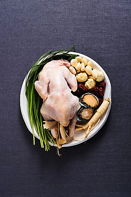 포토 JPG 스튜디오촬영 접시 한식 식재료 여름음식 실내 건강 마늘 사람없음 여름 인삼 밤 대추 보양식 전복 삼계탕 부추 생닭 제철음식 국내포토 식기 계절 음식 채소 어패류 내부 견과류 닭 삼 몸보신 제철 파일형식 여름_계절