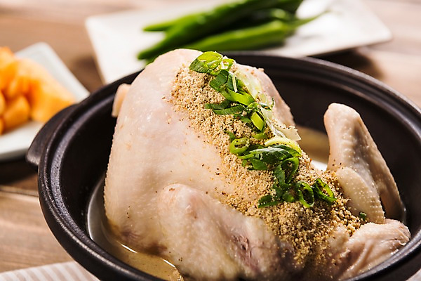 포토 JPG 스튜디오촬영 한식 고추 여름음식 김치 실내 건강 근접촬영 사람없음 여름 깍두기 뚝배기 보양식 삼계탕 파 들깨 제철음식 국내포토 계절 음식 뷰포인트 채소 내부 깨 몸보신 제철 파일형식 여름_계절