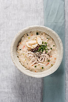 포토 JPG 스튜디오촬영 한식 여름음식 실내 건강 사람없음 여름 인삼 보양식 삼계탕 닭죽 제철음식 국내포토 계절 음식 내부 삼 죽 몸보신 제철 파일형식 여름_계절