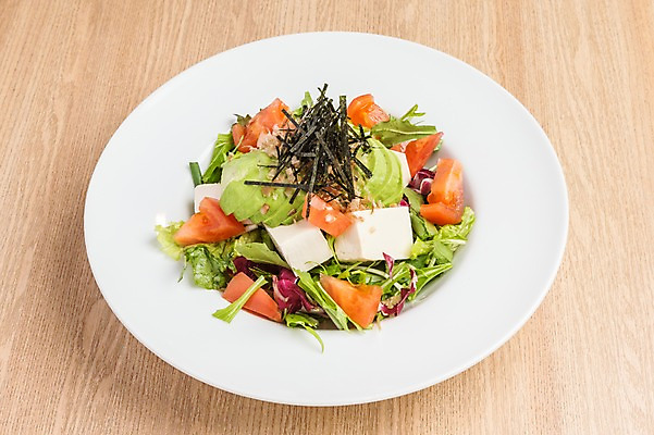 포토 JPG 접시 음식 토마토 치즈 사람없음 샐러드 아보카도 김가루 일본음식 국내포토 식기 채소 과일 유제품 김_해조류 가루 파일형식