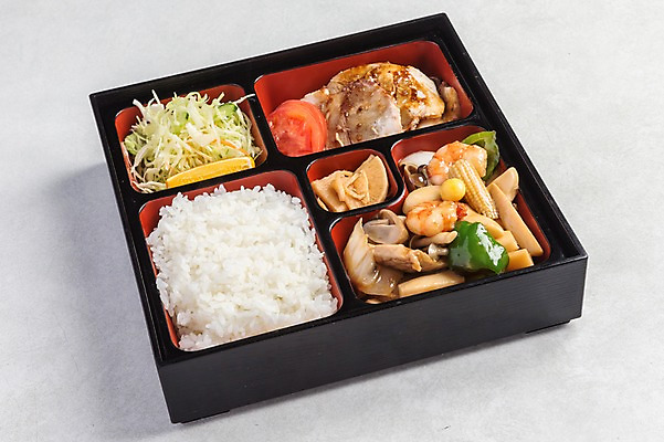 포토 JPG 접시 음식 토마토 채소 밥 반찬 육류 사람없음 샐러드 볶음 도시락 도시락통 일본음식 국내포토 식기 식재료 용기_그릇 파일형식