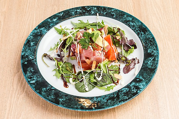 포토 JPG 접시 음식 채소 사람없음 샐러드 소스 연어 연어샐러드 일본음식 국내포토 식기 어류 양념 파일형식