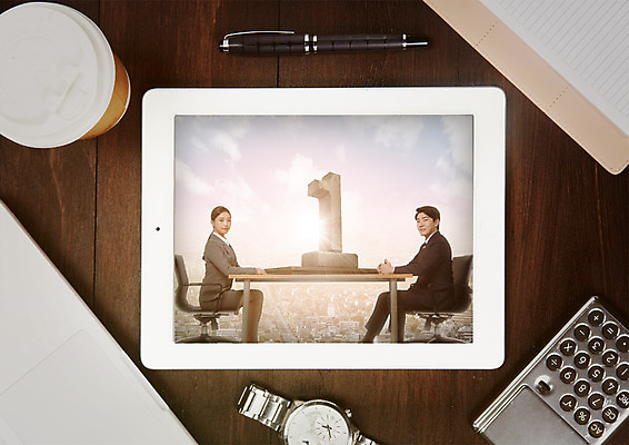 PSD 구름 편집 편집이미지 1 여자 남자 커피 의자 비즈니스 하늘 앉기 20대 성인 두명 옆모습 태블릿 숫자 펜 다이어리 한국인 계산기 도시 비즈니스맨 비즈니스우먼 손목시계 책상 테이크아웃컵 이미지편집 자연요소 문자 음료 뷰포인트 시계 가구 장신구 모션 문구용품 사람 동양인 청년 컵 전자제품 스마트기기 필기구 사무용품 장비 직장인 파일형식