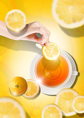 PSD 편집 편집이미지 손 음료 단면 나뭇잎 한손 한명 들기 신체부위 차 찻잔 레몬 슬라이스 레몬차 레몬티 과일차 이미지편집 1 잎 과일 모션 잔 사람 차_음료 파일형식