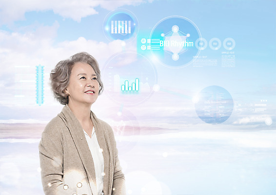 PSD 구름 편집 편집이미지 응시 여자 하늘 그래프 한명 미소 상반신 성인 한국인 60대 홀로그램 노인여자한명만 이미지편집 자연요소 1 시선 노년 표정 사람 동양인 여자한명만 노인여자만 파일형식