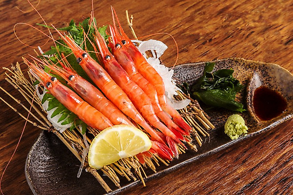 포토 JPG 접시 새우 실내 사람없음 나뭇가지 고추냉이 레몬 해산물 깻잎 간장 일본음식 국내포토 나무 식기 음식 채소 과일 갑각류 내부 양념 파일형식