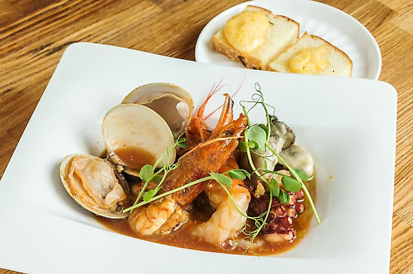 포토 JPG 접시 음식 채소 실내 사람없음 해물요리 해산물 식빵 일본음식 국내포토 식기 빵 내부 파일형식