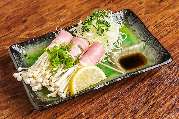 포토 JPG 접시 실내 파슬리 사람없음 꼬치 레몬 양배추 간장 팽이버섯 베이컨 파 일본음식 국내포토 식기 음식 채소 과일 돼지고기 내부 버섯 양념 파일형식