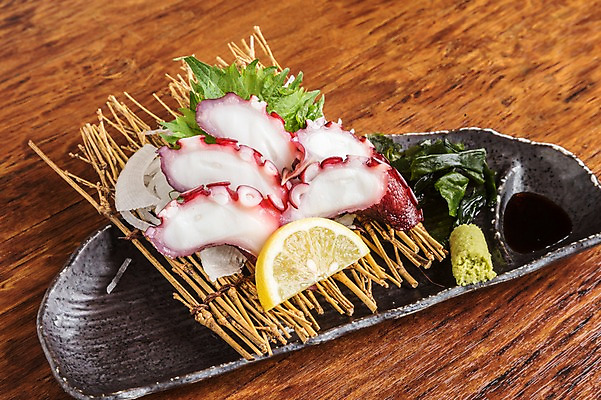 포토 JPG 접시 사람없음 회 나뭇가지 고추냉이 레몬 간장 문어회 일본음식 국내포토 나무 식기 음식 과일 양념 파일형식