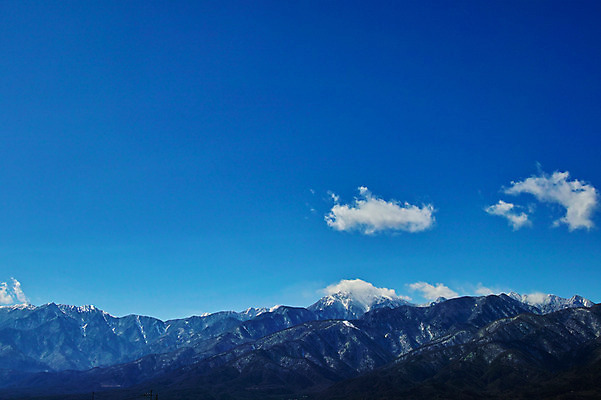 포토 JPG 주간 구름 자연 하늘 산 풍경 사람없음 야외 일본 눈 산등성이 국내포토 자연요소 아시아 날씨 생태계 파일형식