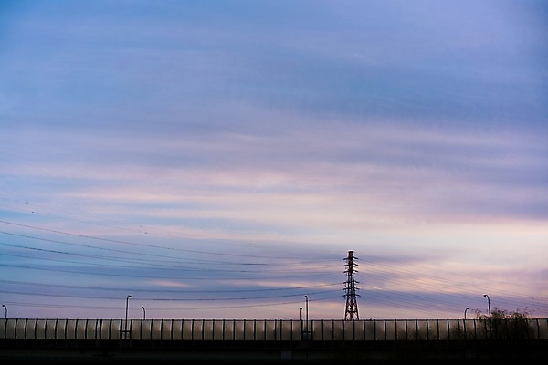 포토 JPG 주간 구름 자연현상 자연 하늘 풍경 사람없음 야외 노을 일몰 전선 전봇대 국내포토 자연요소 공공시설 생태계 파일형식