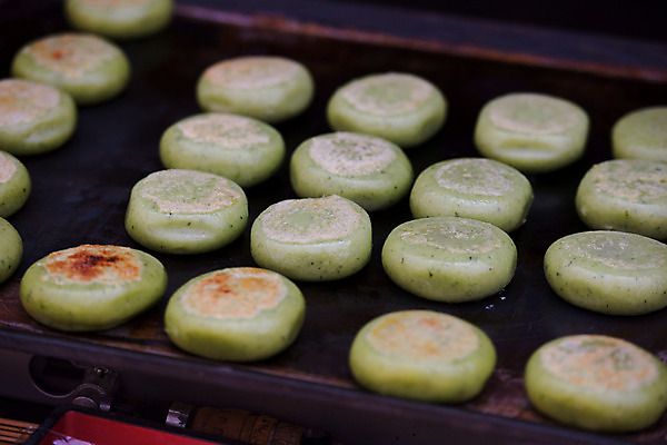 포토 JPG 주간 사람없음 야외 아웃포커스 일본 겨울음식 철판 겨울간식 길거리음식 호떡 일본음식 제철음식 국내포토 자연요소 아시아 음식 겨울 디저트 촬영기법 제철 파일형식