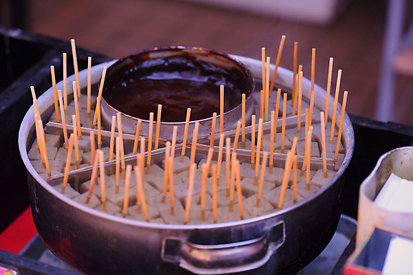 포토 JPG 주간 사람없음 야외 아웃포커스 일본 소스 꼬치 길거리음식 꼬치요리 일본음식 국내포토 자연요소 아시아 음식 촬영기법 요리 양념 파일형식