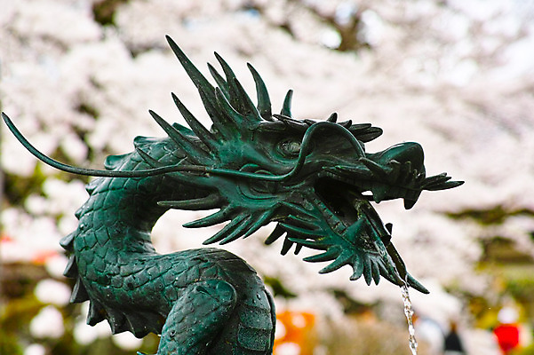 포토 JPG 주간 물줄기 사람없음 야외 아웃포커스 물 조형물 조각상 흐름 용 국내포토 자연요소 컨셉 촬영기법 미술 파일형식