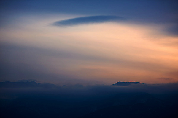 포토 JPG 주간 구름 자연현상 자연 하늘 산 풍경 사람없음 야외 노을 국내포토 자연요소 생태계 파일형식
