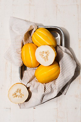 포토 JPG 스튜디오촬영 접시 백그라운드 과일 단면 실내 사람없음 천 참외 제철 제철과일 과채 국내포토 식기 채소 내부 직물 파일형식