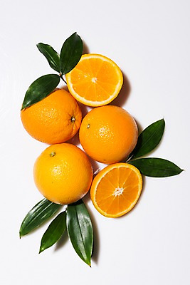 포토 JPG 스튜디오촬영 백그라운드 오렌지 과일 단면 나뭇잎 실내 사람없음 여러개 국내포토 다수 잎 내부 파일형식