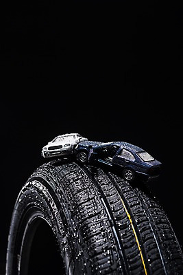 포토 JPG 스튜디오촬영 자동차 실내 사람없음 장난감 모형 운전 물방울 비 교통사고 타이어 자동차사고 국내포토 자연요소 육상교통 모션 날씨 내부 사건 파일형식