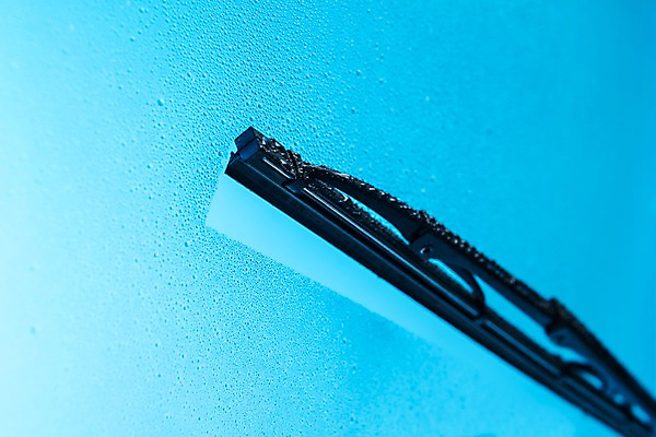 포토 JPG 스튜디오촬영 자동차 유리 실내 사람없음 여름 비 빗방울 장마 와이퍼 국내포토 자연요소 계절 육상교통 재질 날씨 내부 비_날씨 파일형식