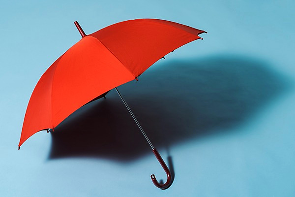포토 JPG 스튜디오촬영 우산 실내 사람없음 빨간색 여름 비 장마 국내포토 자연요소 계절 컬러 날씨 내부 비_날씨 파일형식
