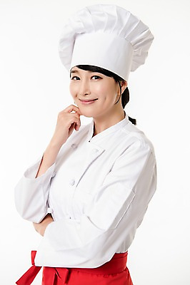 포토 JPG 스튜디오촬영 여자 모션 실내 한명 서기 미소 손짓 상반신 성인 옆모습 30대 요리사 한국인 조리복 제빵사 성인여자한명만 국내포토 직업 1 뷰포인트 유니폼 표정 사람 동양인 내부 장년 여자한명만 성인여자만 파일형식