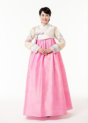 포토 JPG 스튜디오촬영 전신 여자 실내 한명 서기 미소 성인 앞모습 30대 한국인 한복 손모으기 성인여자한명만 국내포토 1 한국전통 뷰포인트 모션 표정 사람 동양인 손짓 내부 장년 전통의상 여자한명만 성인여자만 파일형식