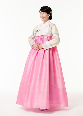 포토 JPG 스튜디오촬영 전신 응시 여자 실내 한명 서기 미소 성인 옆모습 30대 한국인 한복 손모으기 성인여자한명만 국내포토 1 한국전통 시선 뷰포인트 모션 표정 사람 동양인 손짓 내부 장년 전통의상 여자한명만 성인여자만 파일형식