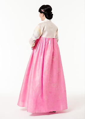 포토 JPG 스튜디오촬영 전신 여자 실내 한명 서기 성인 뒷모습 30대 한국인 한복 성인여자한명만 국내포토 1 한국전통 뷰포인트 모션 사람 동양인 내부 장년 전통의상 여자한명만 성인여자만 파일형식