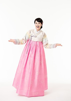 포토 JPG 스튜디오촬영 전신 여자 팔벌리기 실내 한명 서기 미소 성인 앞모습 30대 한국인 한복 성인여자한명만 국내포토 1 한국전통 뷰포인트 모션 표정 사람 동양인 내부 장년 전통의상 여자한명만 성인여자만 파일형식