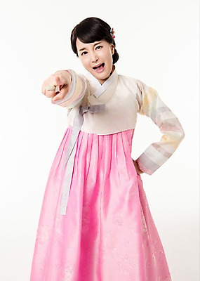 포토 JPG 스튜디오촬영 여자 실내 한명 서기 상반신 성인 앞모습 30대 한국인 분노 찡그림 한복 불만 삿대질 성인여자한명만 국내포토 1 한국전통 감정 뷰포인트 모션 표정 사람 동양인 손짓 내부 장년 전통의상 여자한명만 성인여자만 파일형식