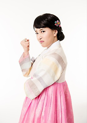 포토 JPG 스튜디오촬영 여자 실내 한명 서기 상반신 성인 옆모습 30대 주먹 한국인 찡그림 한복 불만 성인여자한명만 국내포토 1 한국전통 감정 뷰포인트 모션 표정 사람 동양인 내부 장년 전통의상 여자한명만 성인여자만 파일형식