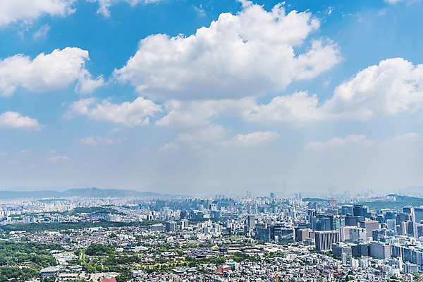 포토 JPG 주간 하늘 주택 한국 풍경 빌딩 사람없음 야외 건물 도시풍경 빌딩숲 인왕산 한양도성 국내포토 자연요소 건축물 아시아 산 서울 도시 파일형식