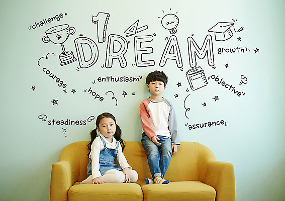 전신 편집이미지 여자 남자 어린이 의자 학사모 전구 스트레스 자 서기 앉기 두명 앞모습 옆모습 책 소파 기댐 희망 꿈 한국인 성장 우승 목표 대학교 열정 이미지편집 AI파일 모자_잡화 감정 뷰포인트 가구 컨셉 졸업 학교 모션 문구용품 사람 동양인 최고 파일형식 벡터