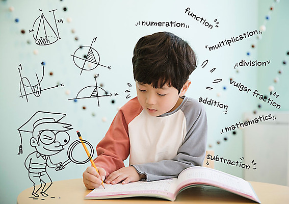 전신 편집이미지 응시 남자 어린이 그래프 서기 앉기 상반신 두명 앞모습 아웃포커스 숫자 한국인 계산 덧셈 뺄셈 책상 분수 문제집 나누기 곱셈 함수 이미지편집 AI파일 문자 시선 뷰포인트 가구 모션 촬영기법 사람 동양인 책 수학 파일형식 벡터