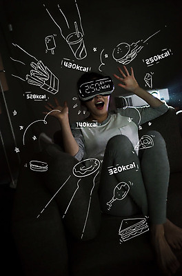 전신 편집이미지 여자 음식 아이스크림 피자 한명 웃음 앉기 20대 성인 앞모습 소파 케이크 치킨 어둠 놀람 감자튀김 비행 도넛 콜라 칼로리 가상현실 성인여자한명만 오큘러스 VR기기 이미지편집 AI파일 1 감정 뷰포인트 의자 모션 디저트 감자 패스트푸드 서양음식 표정 사람 청년 기계 튀김 탄산음료 닭고기요리 여자한명만 성인여자만 파일형식 벡터