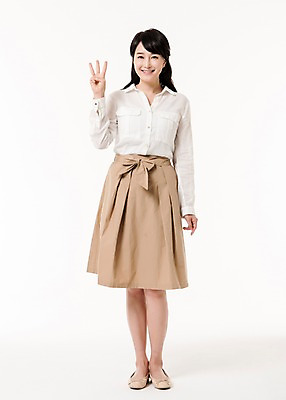 포토 JPG 스튜디오촬영 전신 여자 실내 3 한명 서기 미소 손짓 성인 앞모습 30대 숫자 한국인 주부 성인여자한명만 국내포토 문자 1 뷰포인트 모션 표정 사람 동양인 내부 장년 여자한명만 성인여자만 파일형식