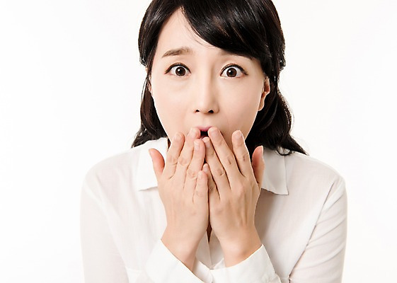 포토 JPG 스튜디오촬영 여자 실내 한명 서기 미소 상반신 성인 앞모습 30대 놀람 한국인 주부 입가림 성인여자한명만 국내포토 1 감정 뷰포인트 모션 표정 사람 동양인 내부 장년 가림 여자한명만 성인여자만 파일형식