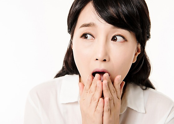 포토 JPG 스튜디오촬영 응시 여자 실내 한명 서기 상반신 성인 앞모습 30대 놀람 한국인 주부 입가림 성인여자한명만 국내포토 1 시선 감정 뷰포인트 모션 표정 사람 동양인 내부 장년 가림 여자한명만 성인여자만 파일형식 인종 여자만 성인만