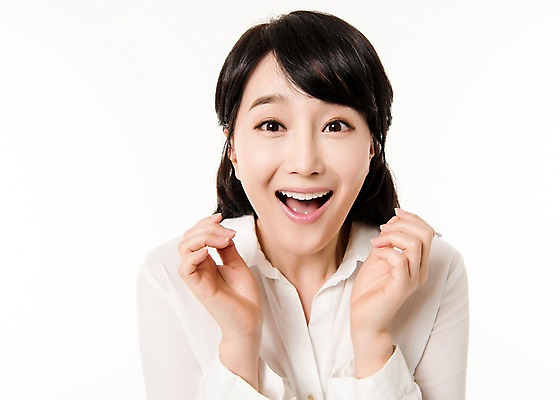 포토 JPG 스튜디오촬영 여자 실내 한명 서기 미소 상반신 성인 앞모습 30대 기쁨 한국인 주부 성인여자한명만 국내포토 1 감정 뷰포인트 모션 표정 사람 동양인 내부 장년 여자한명만 성인여자만 파일형식