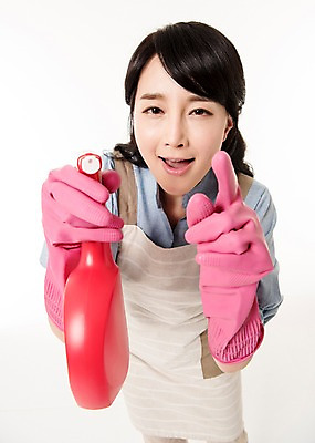 포토 JPG 스튜디오촬영 여자 가사 실내 한명 서기 들기 손짓 근접촬영 상반신 성인 앞모습 30대 앞치마 한국인 주부 고무장갑 세정제 성인여자한명만 국내포토 1 뷰포인트 장갑 모션 사람 동양인 내부 장년 위생용품 고무 여자한명만 성인여자만 파일형식 잡화 생활용품 인종 여자만 성인만 오브젝트