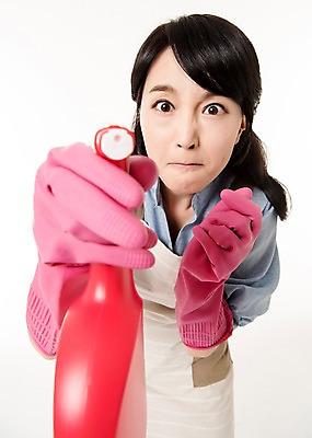 포토 JPG 스튜디오촬영 여자 가사 실내 한명 서기 들기 근접촬영 상반신 성인 앞모습 30대 앞치마 한국인 찡그림 주부 고무장갑 세정제 성인여자한명만 국내포토 1 뷰포인트 장갑 모션 표정 사람 동양인 내부 장년 위생용품 고무 여자한명만 성인여자만 파일형식 잡화 생활용품 인종 여자만 성인만 오브젝트