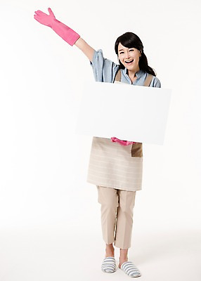 포토 JPG 스튜디오촬영 전신 배너 여자 팔벌리기 사각프레임 실내 한명 서기 미소 들기 성인 앞모습 30대 한국인 주부 고무장갑 성인여자한명만 국내포토 1 뷰포인트 장갑 모션 프레임 표정 사람 동양인 내부 장년 사각형 고무 여자한명만 성인여자만 파일형식 도형 잡화 인종 여자만 성인만