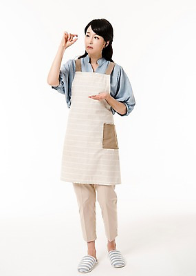 포토 JPG 스튜디오촬영 전신 응시 여자 실내 한명 서기 들기 성인 앞모습 30대 알약 한국인 주부 성인여자한명만 국내포토 1 시선 뷰포인트 모션 사람 동양인 내부 장년 약 여자한명만 성인여자만 파일형식