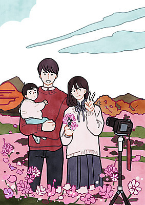 전신 PSD 구름 여자 남자 꽃 아들 어린이 여행 일러스트 가족 안기 엄마 산 서기 상반신 성인 세명 카메라 사진촬영 아빠 코스모스 삼각대 국내일러스트 자연요소 식물 관계 모션 사람 전자제품 촬영 파일형식