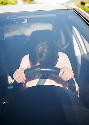 포토 JPG 주간 여자 자동차 한명 앉기 상반신 성인 야외 앞모습 30대 운전 한국인 교통사고 주부 접촉사고 차사고 성인여자한명만 국내포토 자연요소 1 육상교통 뷰포인트 모션 사람 동양인 장년 사건 여자한명만 성인여자만 파일형식