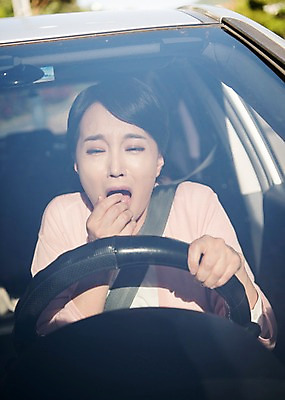 포토 JPG 주간 여자 자동차 한명 앉기 상반신 성인 야외 앞모습 30대 놀람 운전 한국인 찡그림 교통사고 주부 당황 접촉사고 차사고 성인여자한명만 국내포토 자연요소 1 감정 육상교통 뷰포인트 모션 표정 사람 동양인 장년 사건 여자한명만 성인여자만 파일형식