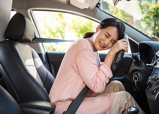 포토 JPG 주간 여자 자동차 한명 앉기 상반신 성인 야외 옆모습 30대 눈감음 운전 한국인 찡그림 교통사고 주부 접촉사고 차사고 성인여자한명만 국내포토 자연요소 1 육상교통 뷰포인트 모션 표정 사람 동양인 장년 사건 여자한명만 성인여자만 파일형식