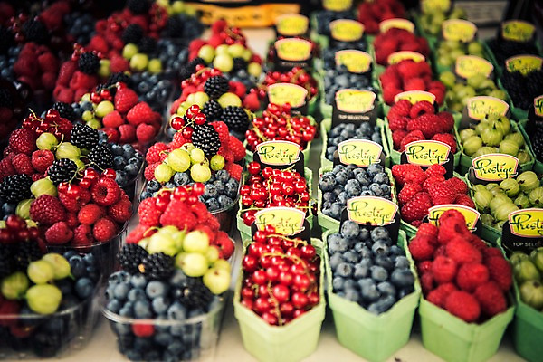 포토 JPG 주간 해외 유럽 과일 사람없음 야외 아웃포커스 체리 블루베리 체코 프라하 동유럽 국내포토 자연요소 나라 촬영기법 파일형식